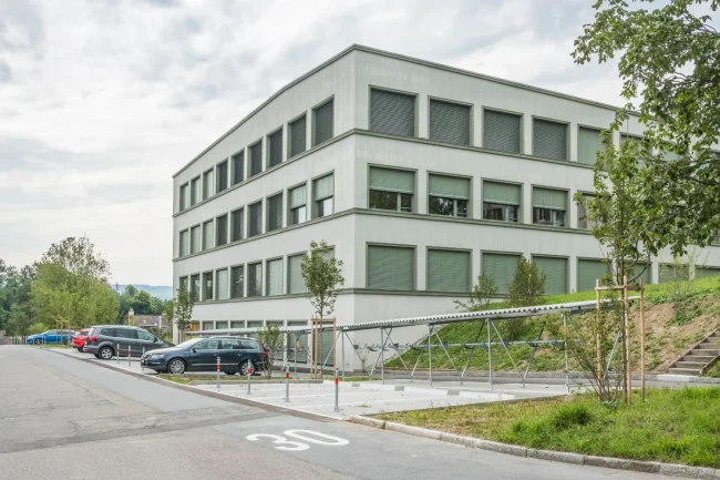 Schulhaus Obfelden – Atelier Oriri Landschaftsarchitekten GmbH V